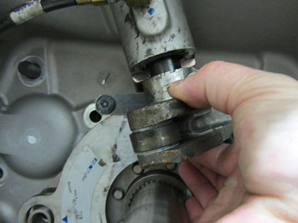 _Graphics/Web/TRTS0980_cross shaft removal.jpg